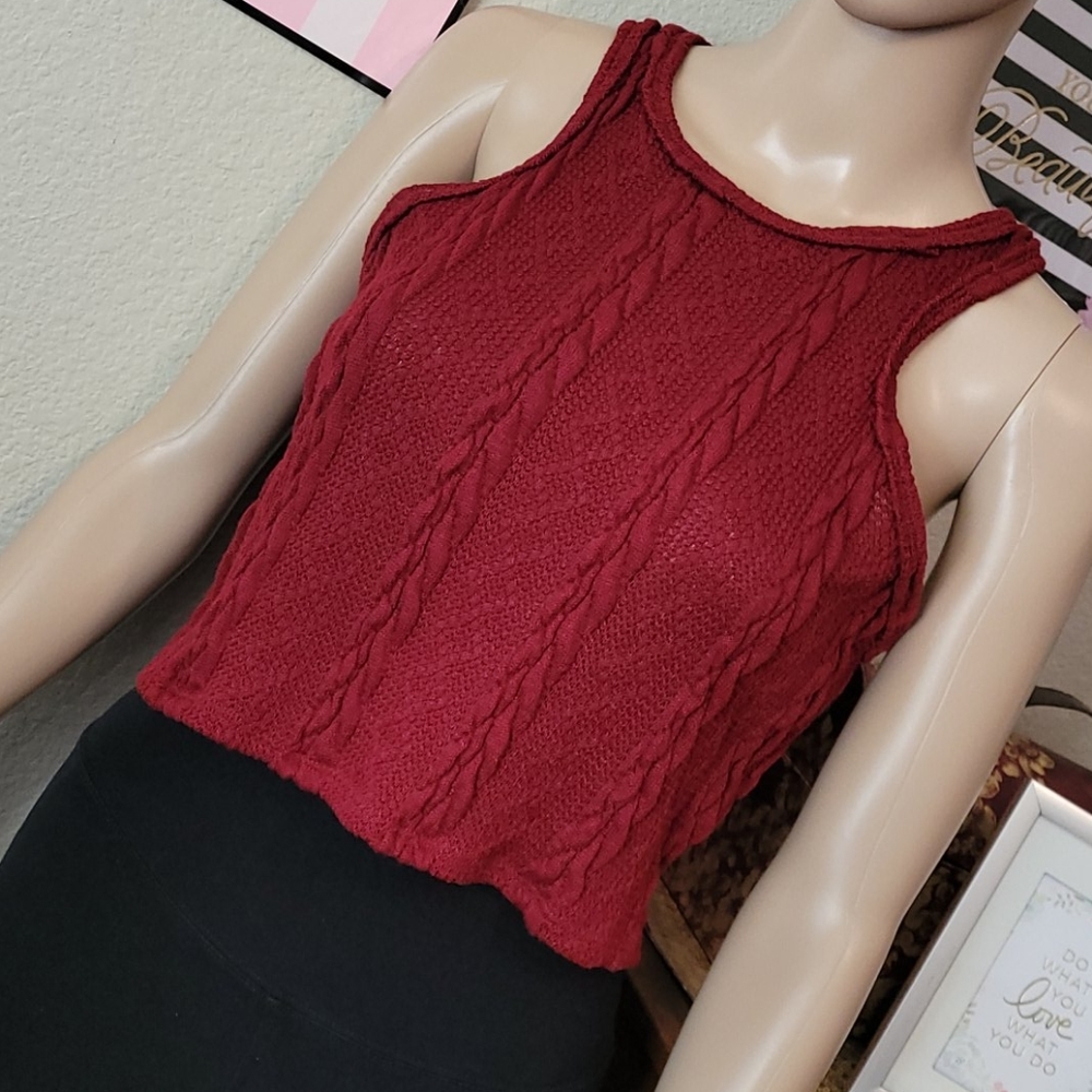 knitted maroon cropped top W028